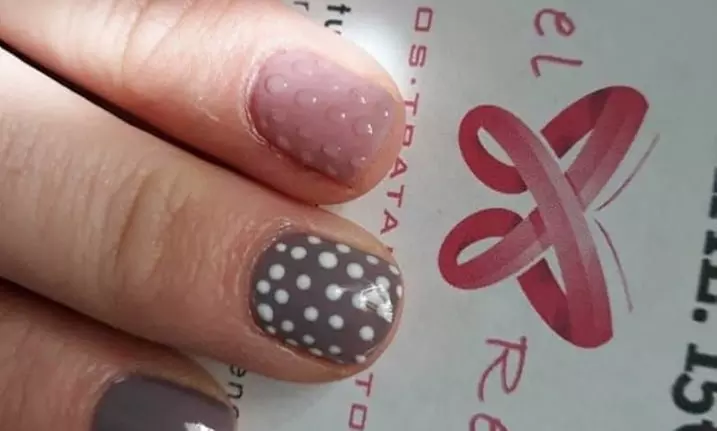 Uñas classy: manicura y/o pedicura clásica con esmalte semipermanente