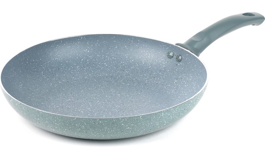 Image 2: Russell Hobbs Frying Pan