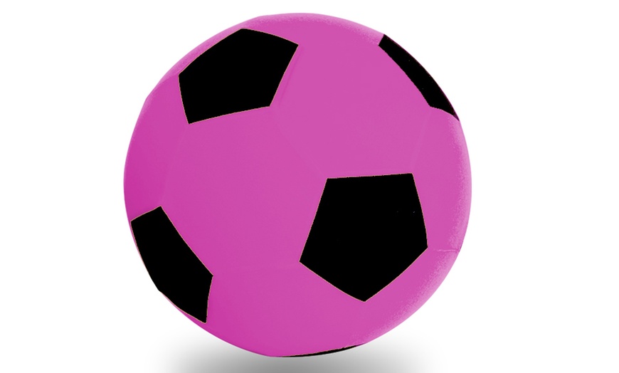 Image 7: Kids' Giant Mega Ball