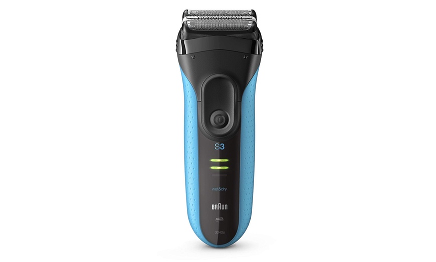 Image 4: Braun Series 3 Electric Shaver