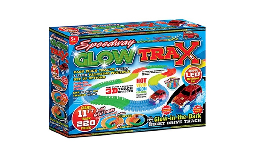 Image 1: Speedway Glow Trax Race Set