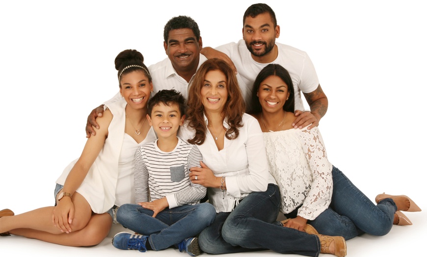 Image 4: Family Photoshoot with Prints