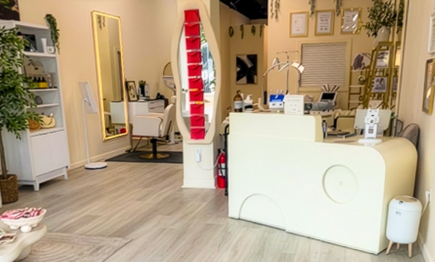Image 4: Indulge in a 60-Minute Luxury Head Spa Treatment for Scalp Wellness