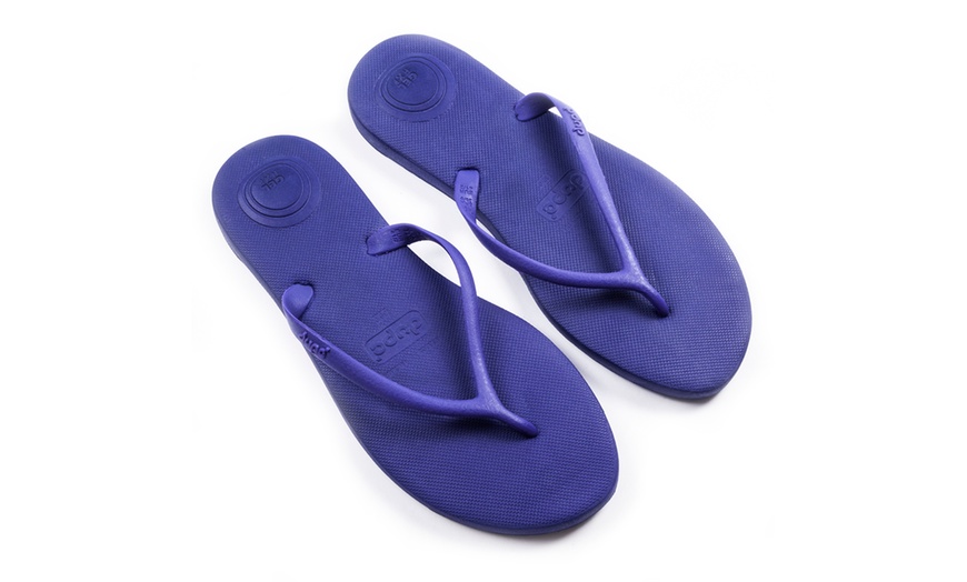 Image 6: Dupe Women's Flip-Flops