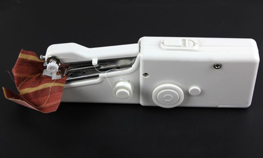 Image 2: Portable Electric Sewing Machine