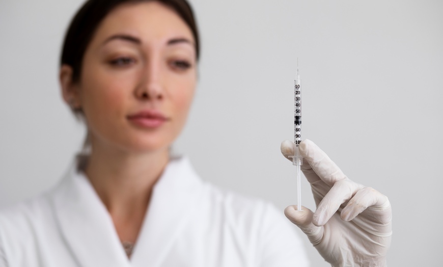 Image 2: Tratamiento reafirmante inyectado con efecto lifting en zona a elegir