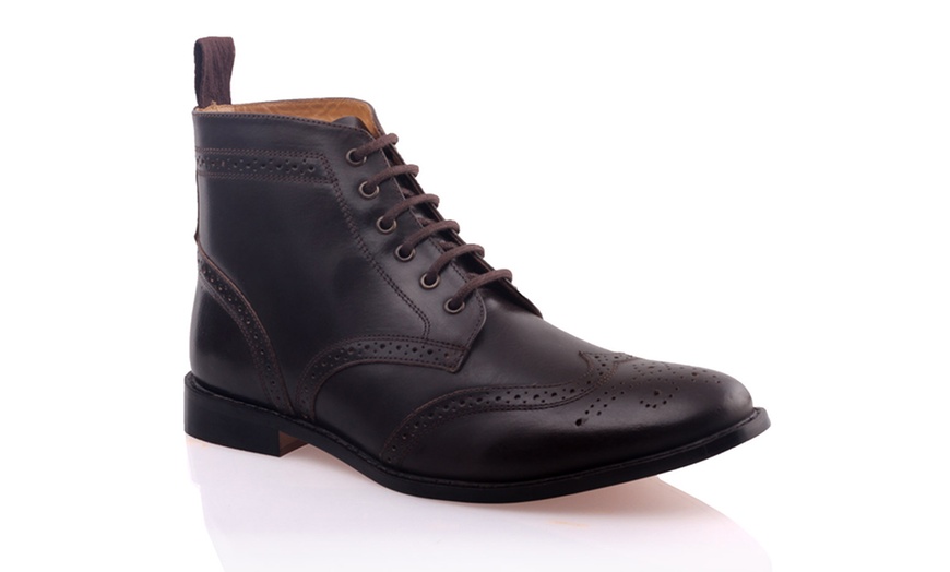 Image 11: Men's Brogue Boots