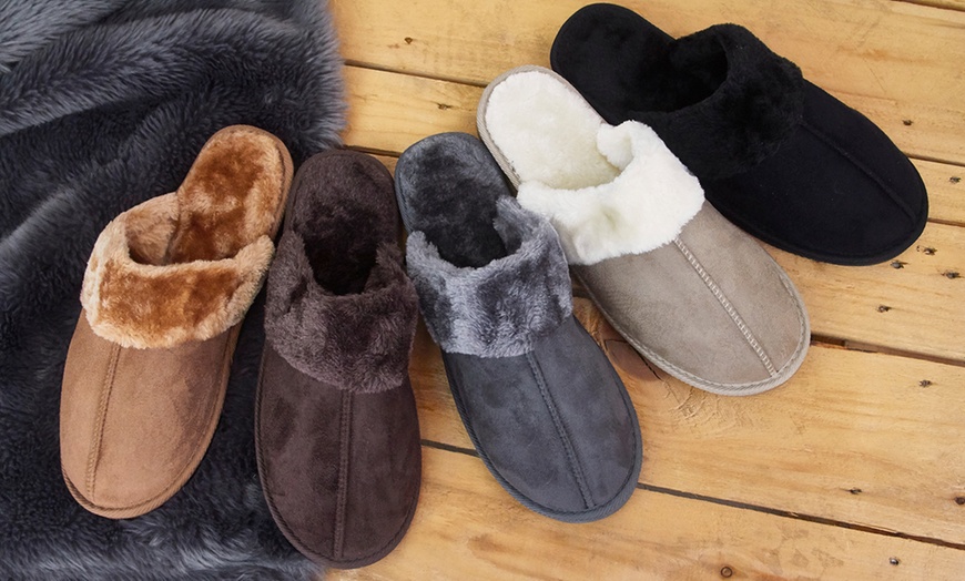 Image 1: Men's Fleece Lined Slippers