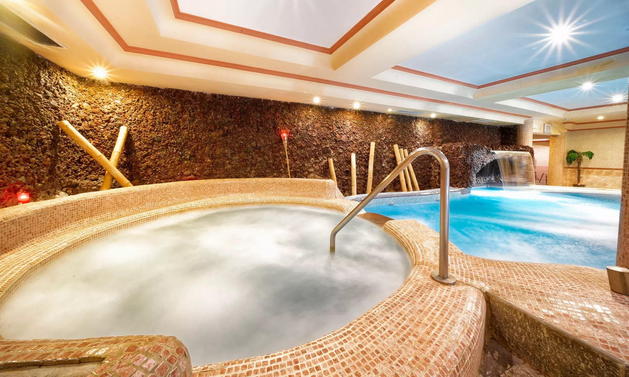 Circuito spa de 90 minutos con tratamientos adicionales a elegir