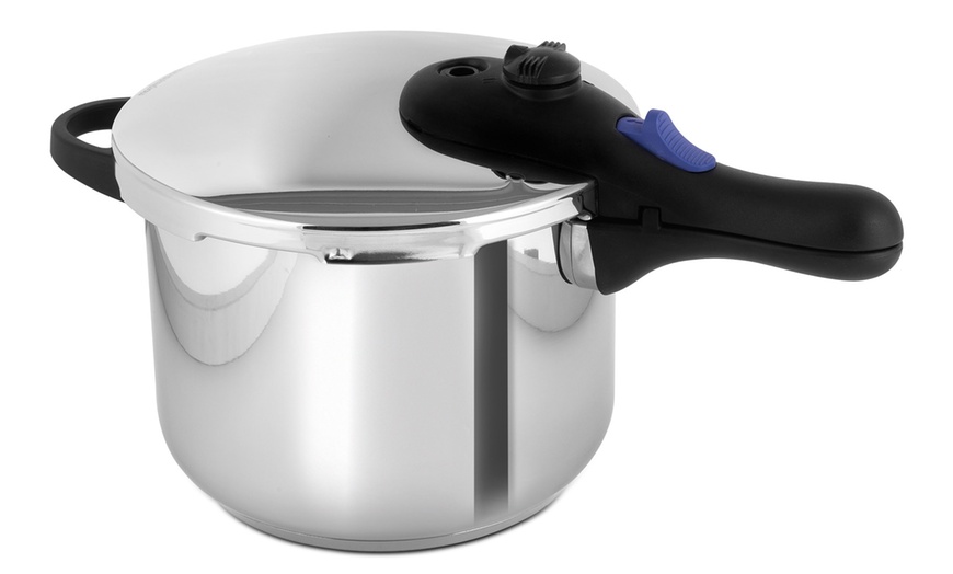 Image 2: Morphy Richards Pressure Cooker