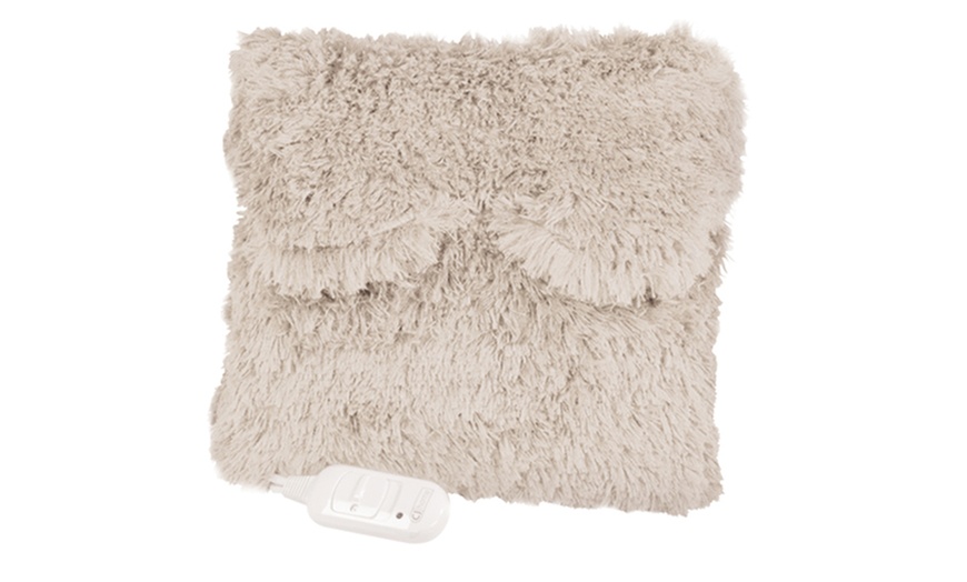 Image 6: Heated Cushion with Hand Pockets