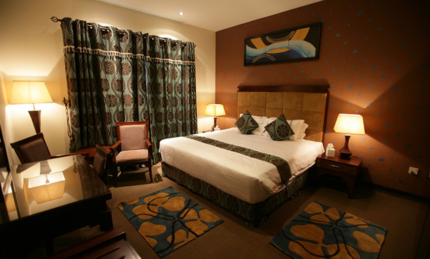 Image 4: Emirates Park Resort stay