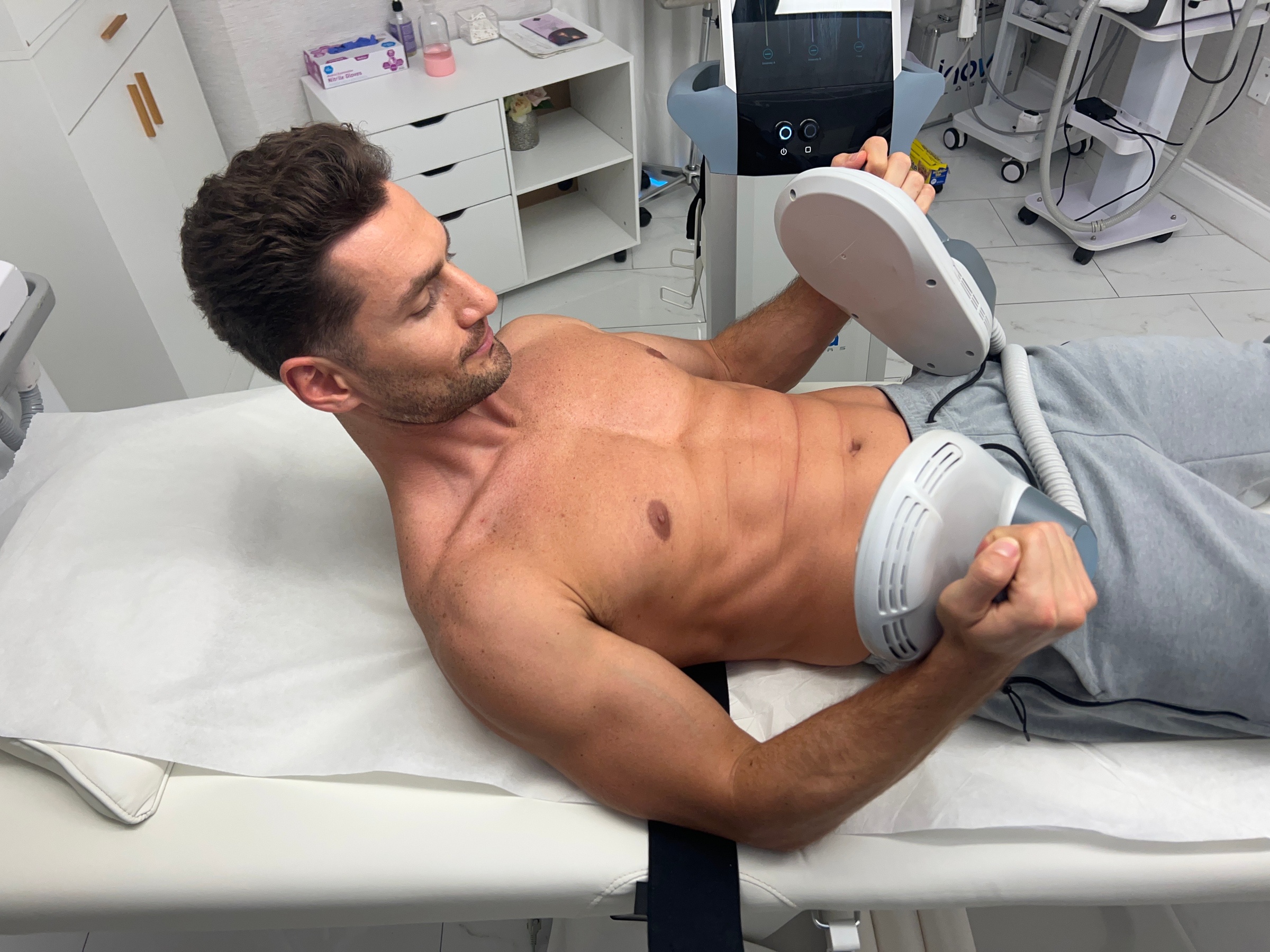 EMS Smart GYM for your ABS or BUTT with 1 or 3 sessions