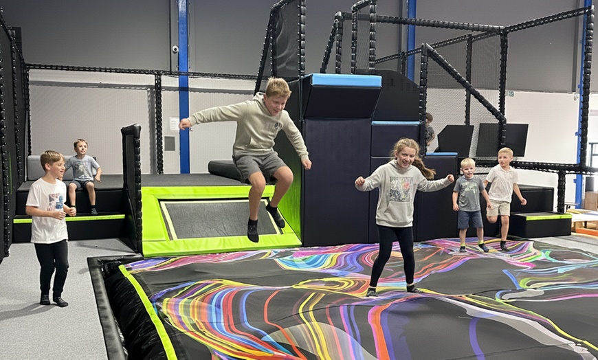 Image 7: Skoczna zabawa każdego dnia dla dzieci i dorosłych w parku trampolin 