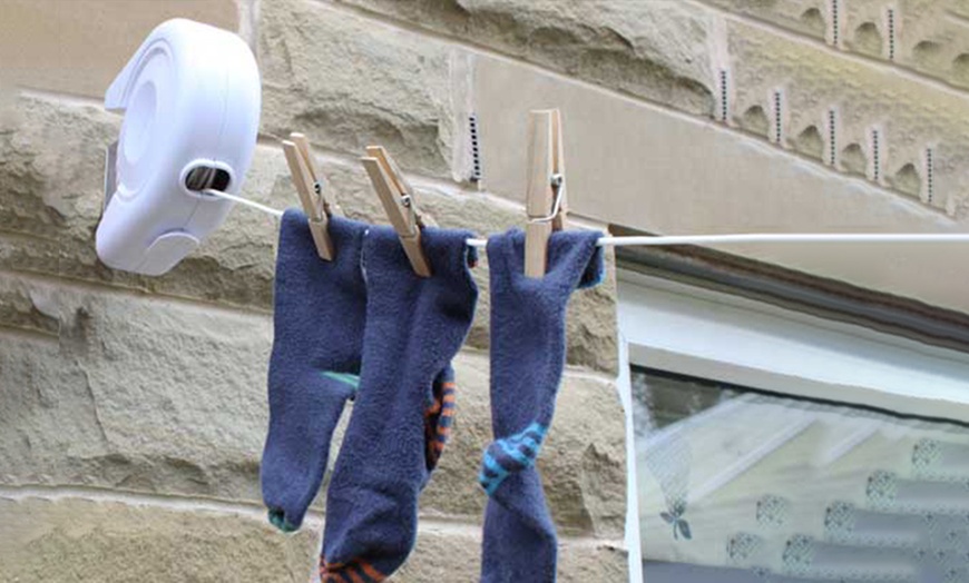 Image 2: Retractable Clothes Line