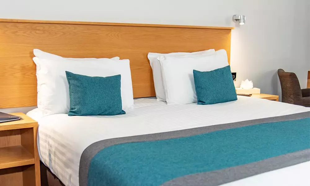 Essex: Double Room with Breakfast