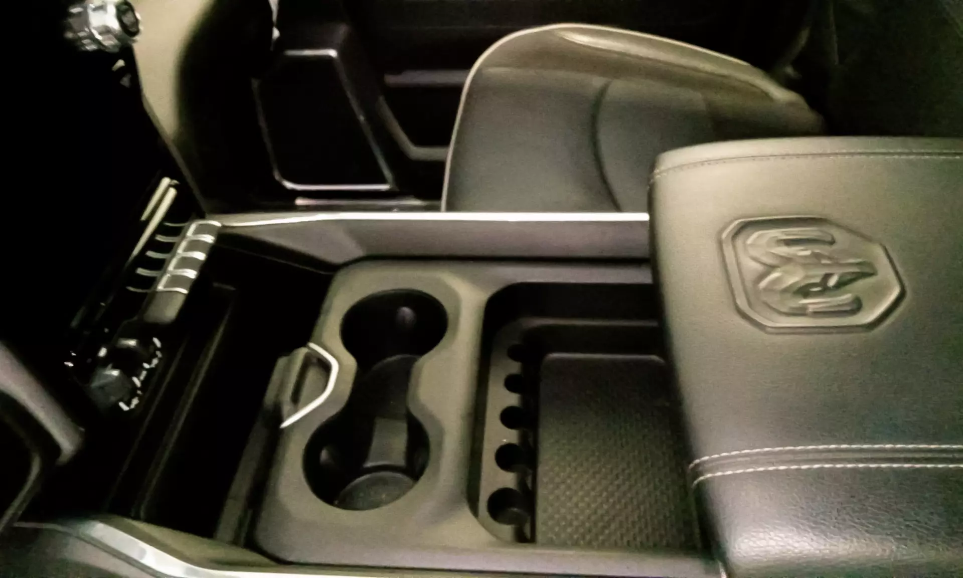 Exterior & Interior Detailing or Ceramic Coatings 