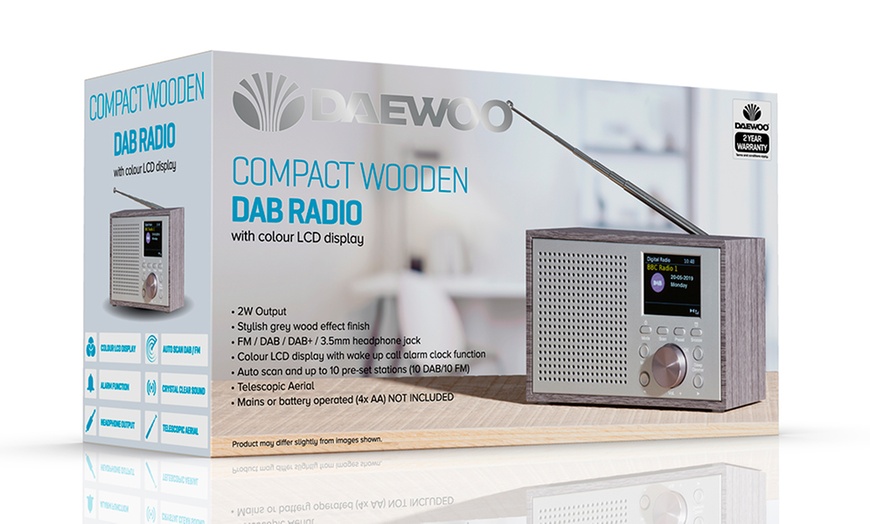 Image 11: Daewoo Wooden Dab Radio