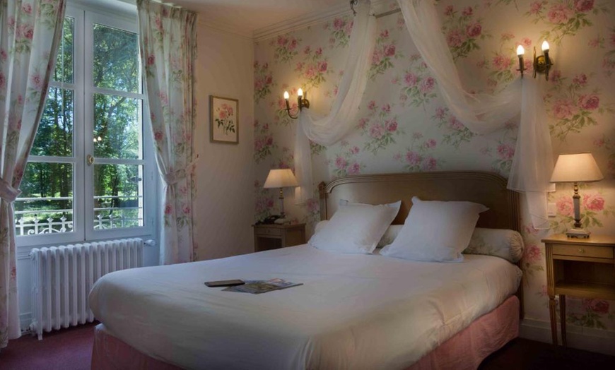 Image 13: Loir-et-Cher : chambre privilège, option petit-déjeuner, dîner et spa
