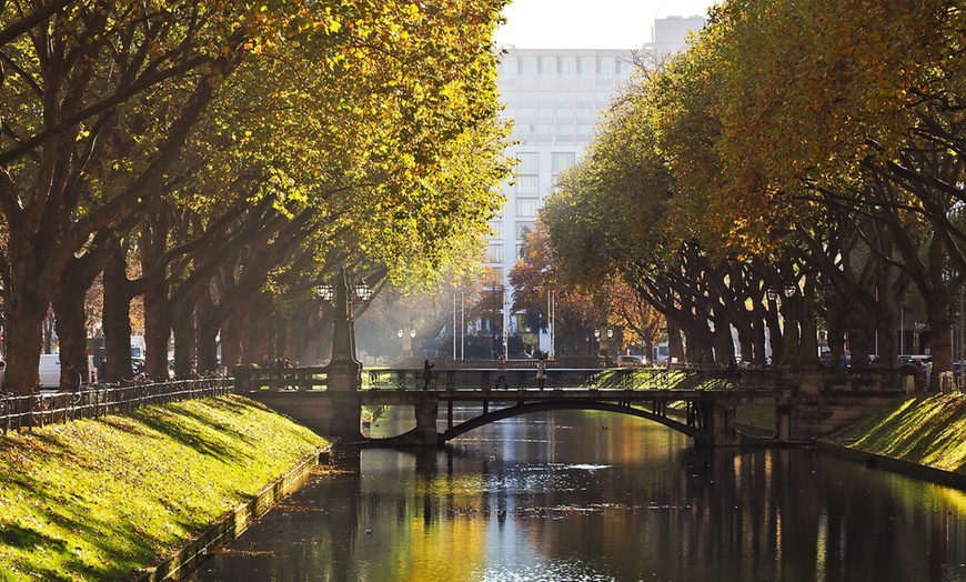 Image 3: Düsseldorf: Tweepersoonskamer naar keuze met ontbijt