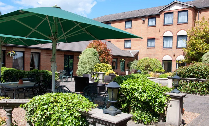 Image 8: Chatham, Kent: Overnight Stay for 2 with Food & Spa Discount!