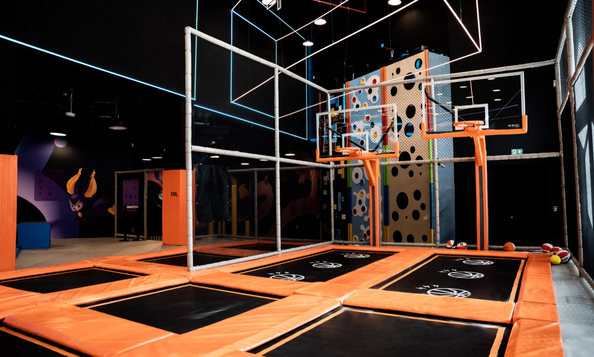 Trampoline Park Experience For 1,2 Or 4 Juniors On Weekend Or Weekdays