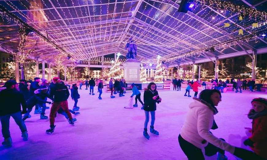 Image 2: Schaatsen in Antwerpens Winter Wonderland