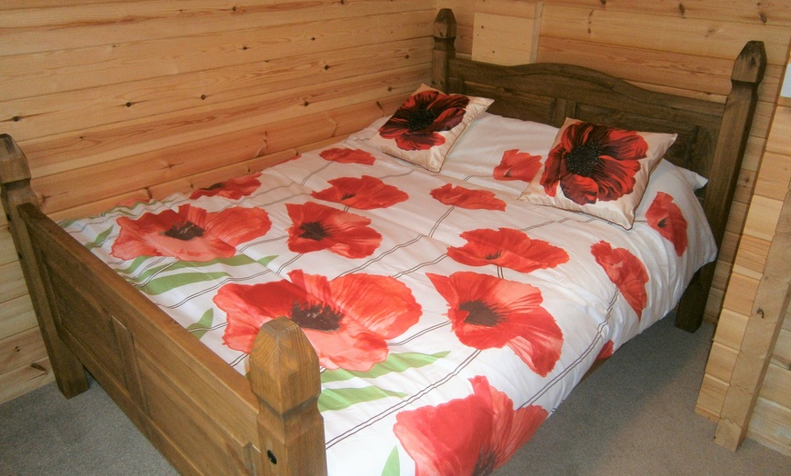 Image 4: Shropshire: 2- or 3-Night Log Cabin Stay