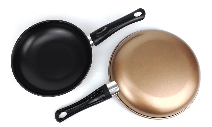 Image 7: Two Frying Pans Set