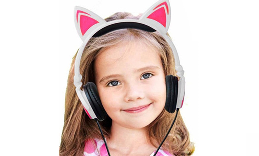 Image 6: Cat Glowing Kids' Headphones