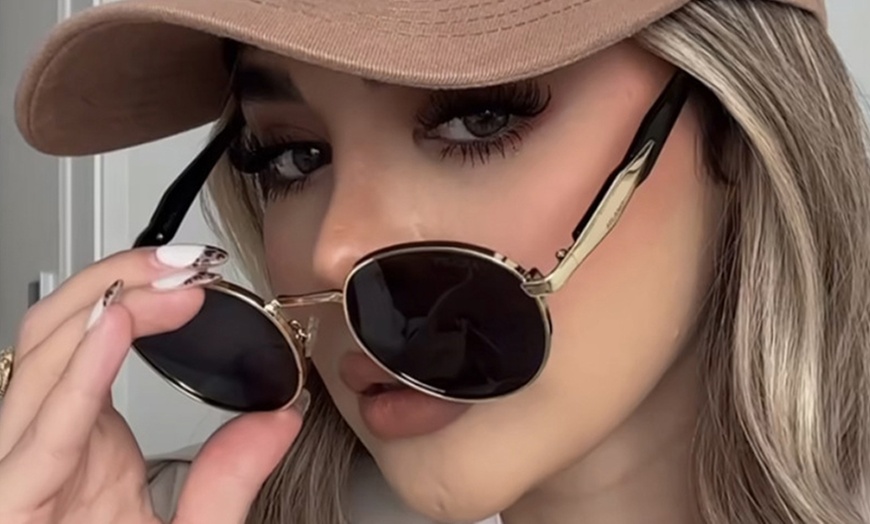 Image 2: Unisex Trendy Sunglasses 