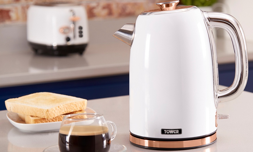 Image 7: Tower Kettle and Toaster