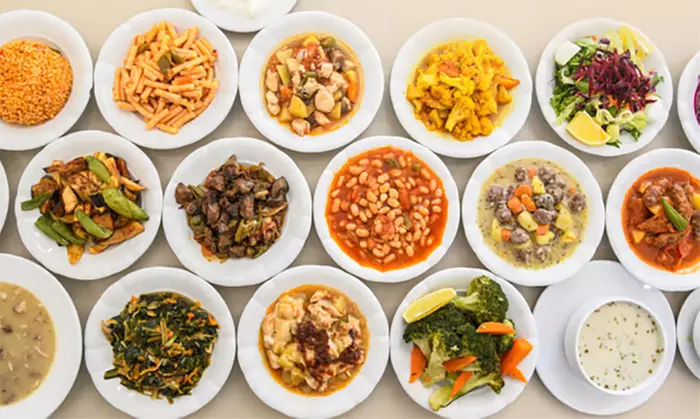 Hauptgericht + Reis & Salat und Dessert nach Wahl für 1, 2 od. 4 Pers.