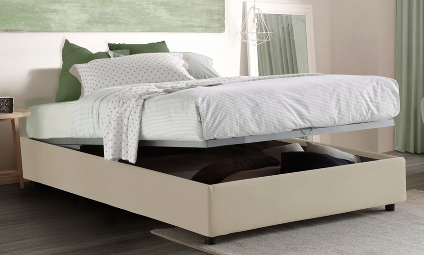 Image 10: Lit double sommier "Silvia" avec coffre de rangement, option matelas 