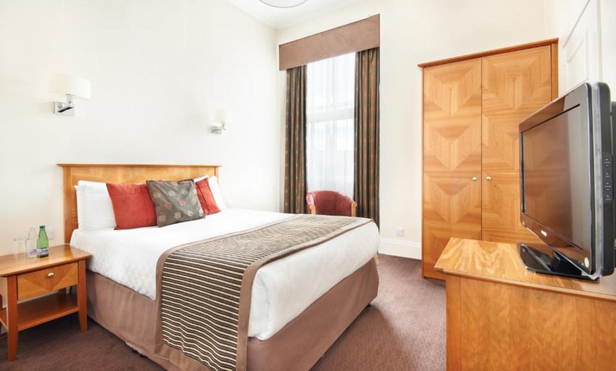 Image 5: Aberdeen: Standard Double Room for Two