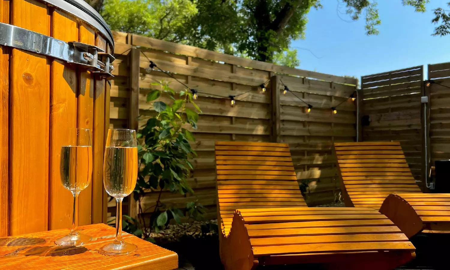 Strefa relaksu dla 2-6 osób: sauna, jacuzzi, kuchnia włoska i koktajle