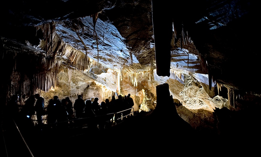 Image 3: Jenolan Caves: Weekend Escape