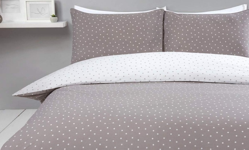 Image 4: Mini Dots Reversible Duvet Set