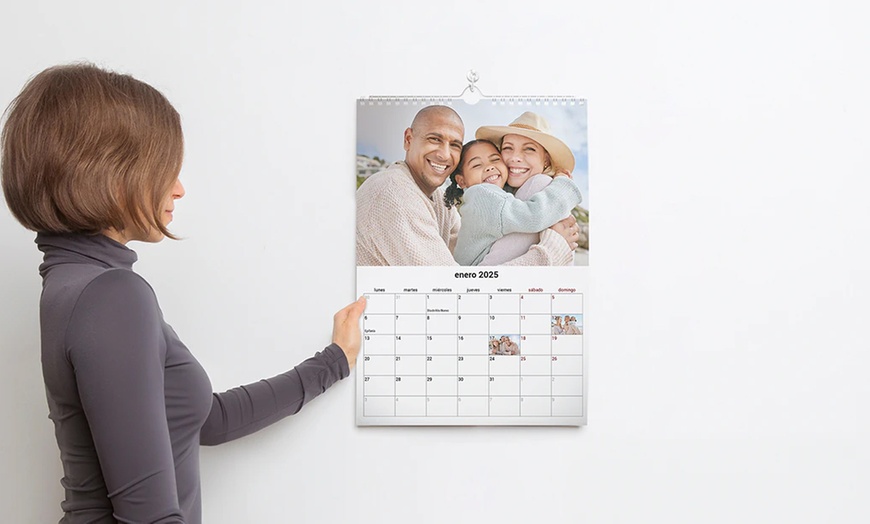 Image 4: Fotocalendario de pared personalizable en formato A4 o A3