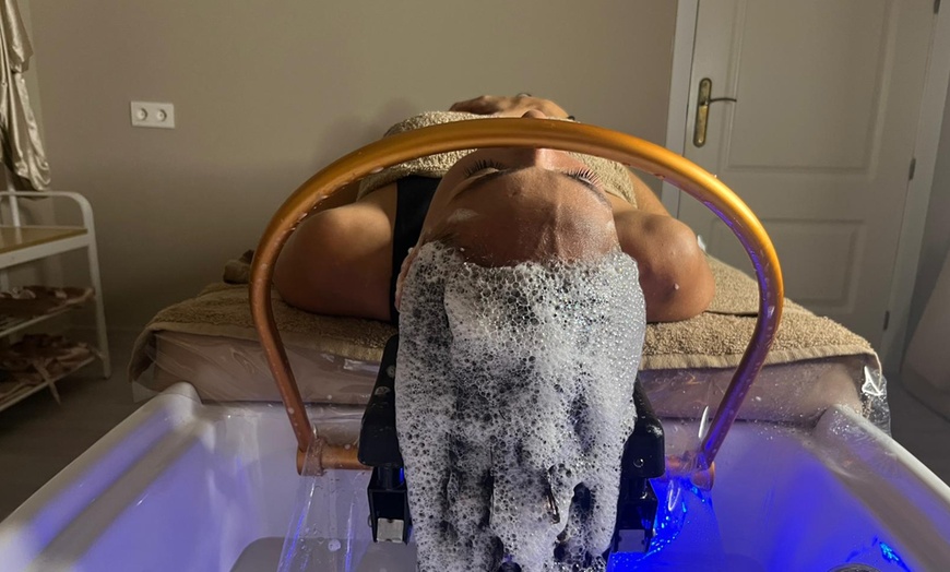 Image 3: 45, 60 o 90 minutos de tratamiento head spa con bebida de cortesía