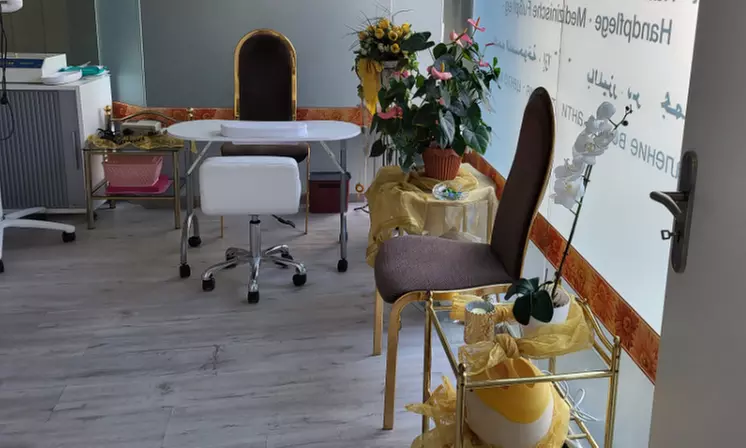 Maniküre / Pediküre + Massage