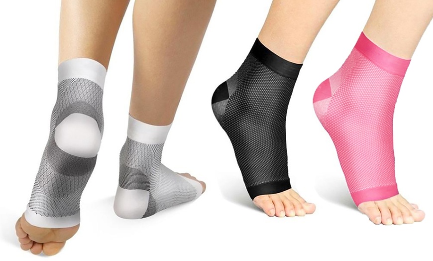 Image 1: Ankle Toe Compression Socks