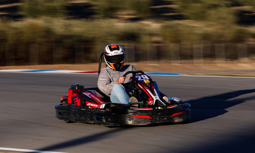 Image 1: Tanda de karting para 2 o 4 personas en Karting Campillos