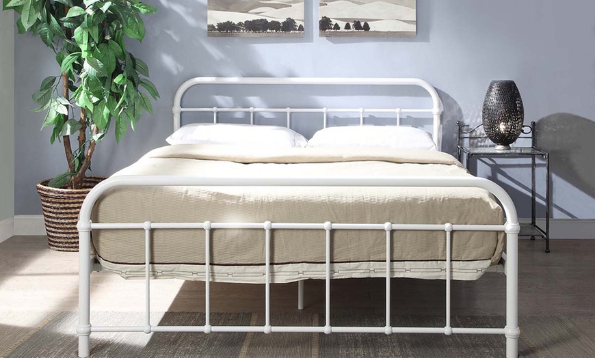 Image 5: Henley Metal Hospital-Style Bed