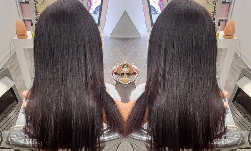 Image 5: Get Wash, Cut, Blow Dry with Full or Half Head Highlights Sessions!