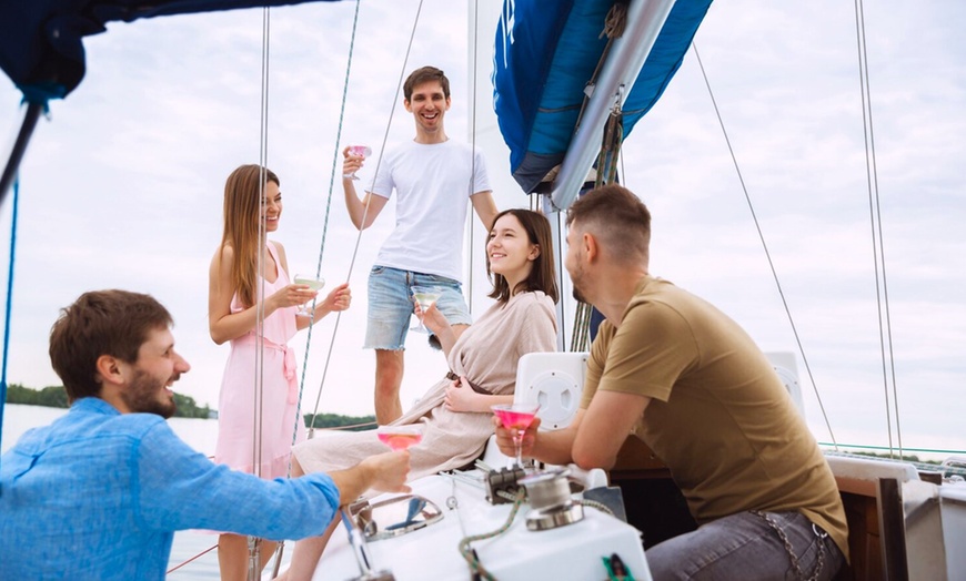 Image 8: Paseo de 2 horas en barco de vela para 1, 2, 4 o 6 personas