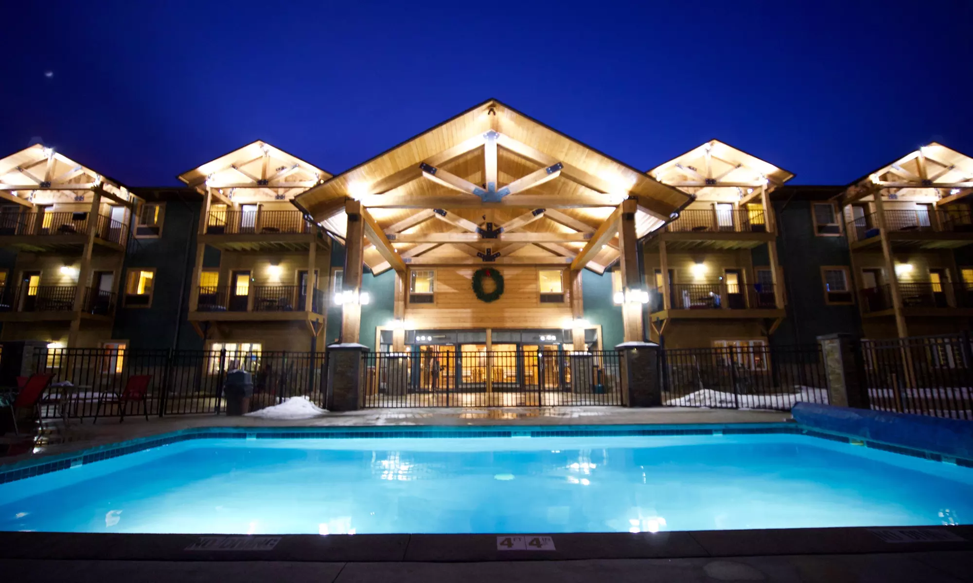 2 Days of Unlimited 9-Hole Golf & 1-Night Stay, for 2 people