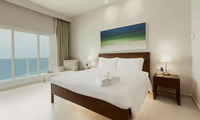 5* Fujairah: One Night Stay with Breakfast or Half Board