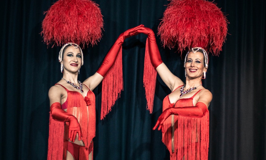 Image 4: Déjeuner ou dîner Spectacle pour 2 personnes au CABARET L'ESCAPADE