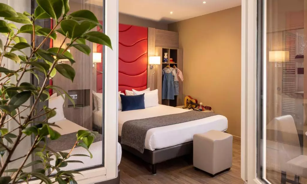 ✈ Parigi: Volo diretto più 7 notti in hotel